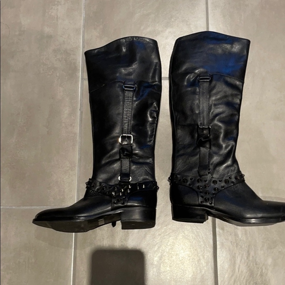 Boots - Picture 3 of 7